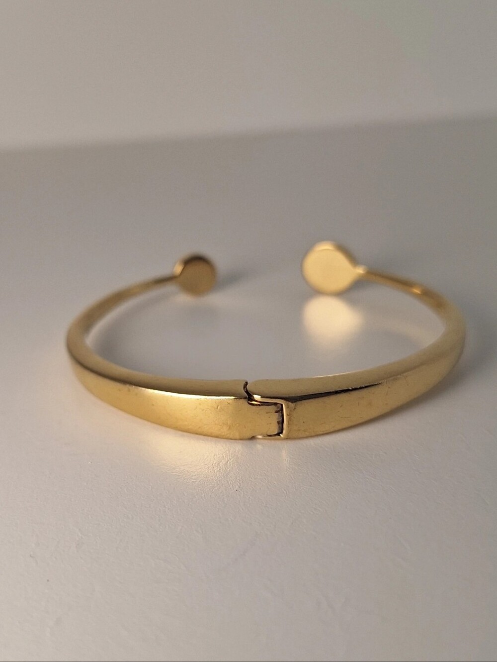 Kate Spade New York Gold Bangle Braclet w/ Blue Spade & Sparkling Crystal EUC - Picture 4 of 4